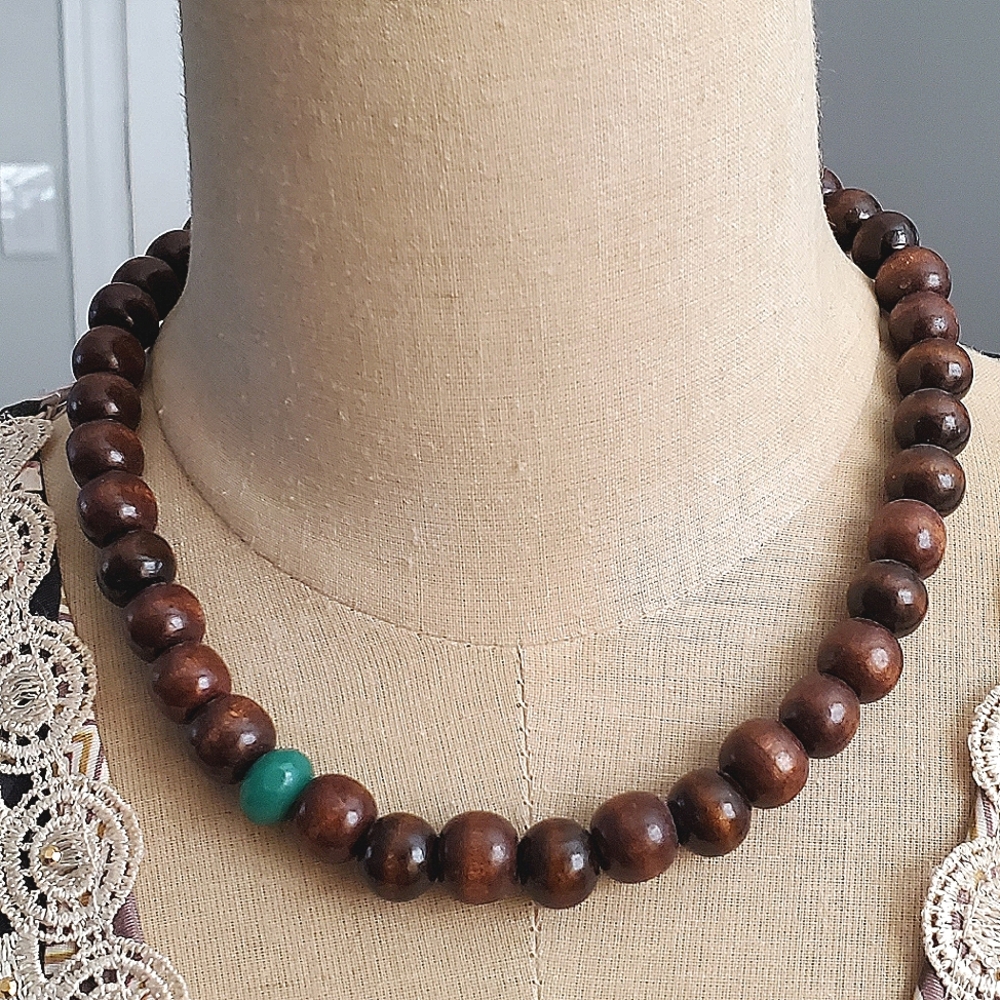 Wooden and aqua choker